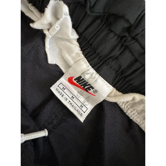 Vintage Nike Medium Basketball Shorts Gym Red Swoosh Black Logo Pull On Mens - Picture 5 of 11